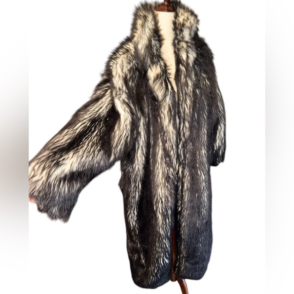 Black and White Shaggy Mob Wife Coat - Picture 1 of 5